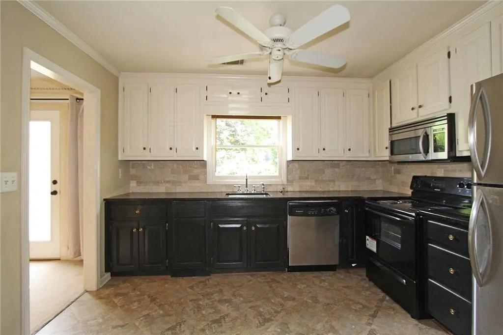 230 Towergate Place, Sandy Springs, Georgia 30350, 3 Bedrooms Bedrooms, ,2 BathroomsBathrooms,Residential,Sold,230 Towergate Place,5712159