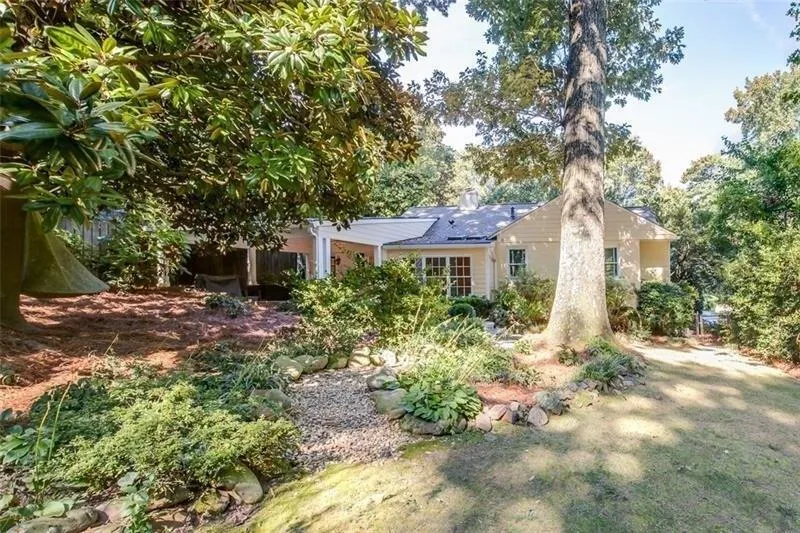1857 Walthall Drive Nw, Atlanta, Georgia 30318, 3 Bedrooms Bedrooms, ,2 BathroomsBathrooms,Residential,Sold,1857 Walthall Drive Nw,6075140