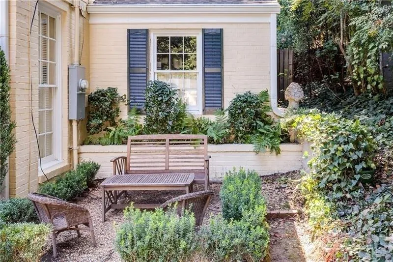1857 Walthall Drive Nw, Atlanta, Georgia 30318, 3 Bedrooms Bedrooms, ,2 BathroomsBathrooms,Residential,Sold,1857 Walthall Drive Nw,6075140