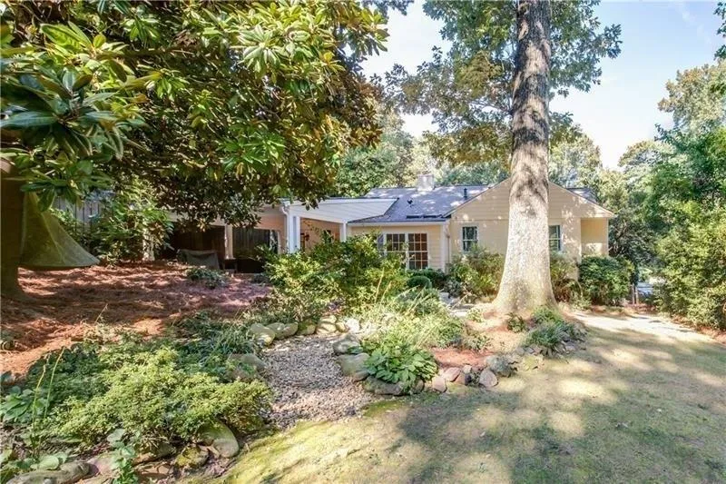 1857 Walthall Drive Nw, Atlanta, Georgia 30318, 3 Bedrooms Bedrooms, ,2 BathroomsBathrooms,Residential,Sold,1857 Walthall Drive Nw,6075140
