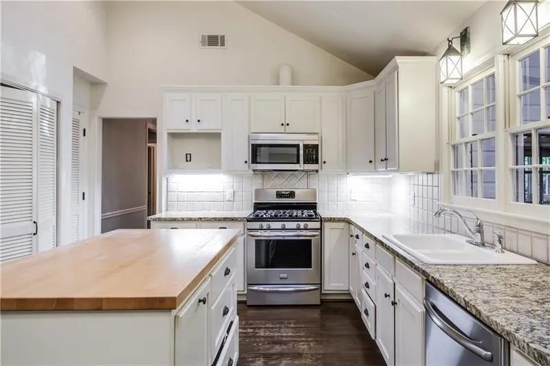 1857 Walthall Drive Nw, Atlanta, Georgia 30318, 3 Bedrooms Bedrooms, ,2 BathroomsBathrooms,Residential,Sold,1857 Walthall Drive Nw,6075140