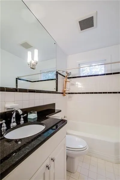 1857 Walthall Drive Nw, Atlanta, Georgia 30318, 3 Bedrooms Bedrooms, ,2 BathroomsBathrooms,Residential,Sold,1857 Walthall Drive Nw,6075140