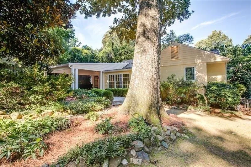 1857 Walthall Drive Nw, Atlanta, Georgia 30318, 3 Bedrooms Bedrooms, ,2 BathroomsBathrooms,Residential,Sold,1857 Walthall Drive Nw,6075140