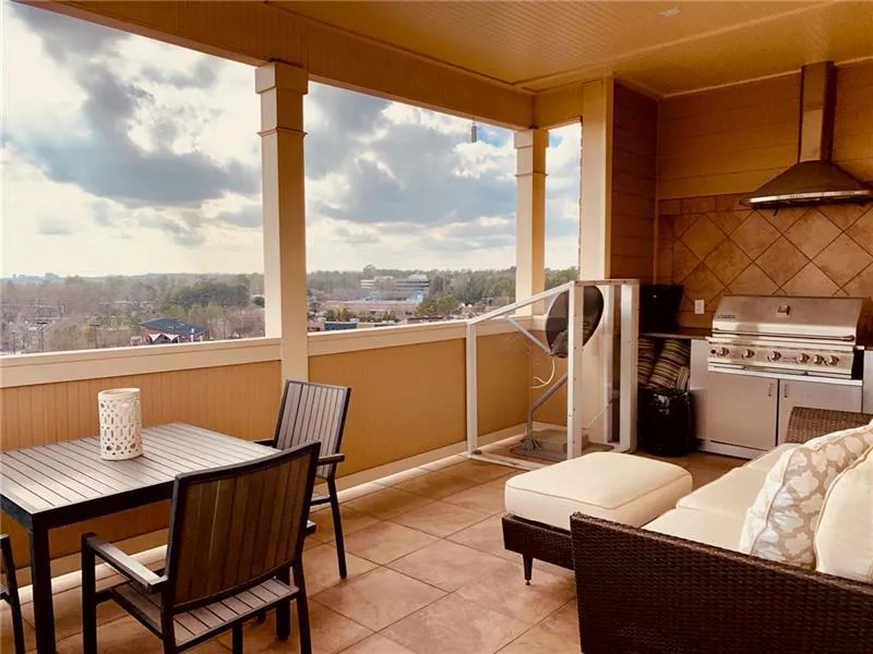 6060 City Walk Lane Unit 402, Sandy Springs, Georgia 30328, 3 Bedrooms Bedrooms, ,3 BathroomsBathrooms,Residential,Sold,6060 City Walk Lane Unit 402,6673587