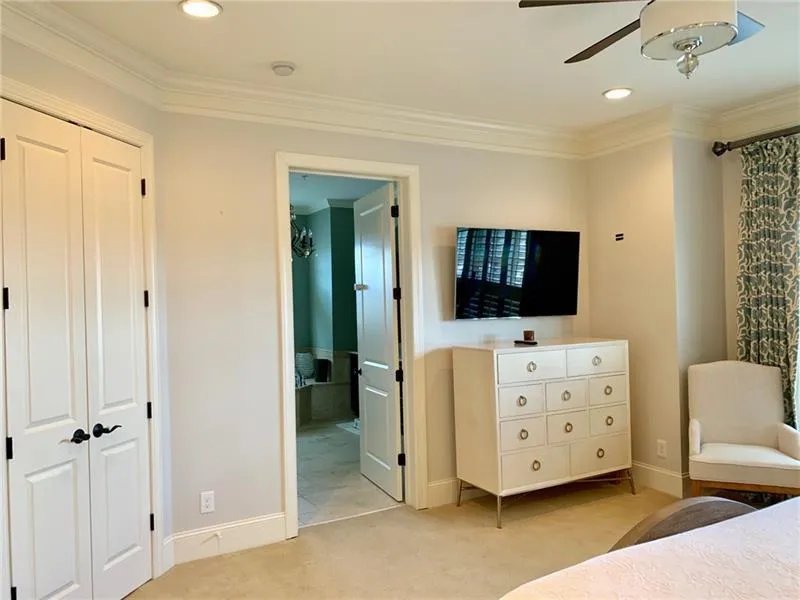 6060 City Walk Lane Unit 402, Sandy Springs, Georgia 30328, 3 Bedrooms Bedrooms, ,3 BathroomsBathrooms,Residential,Sold,6060 City Walk Lane Unit 402,6673587