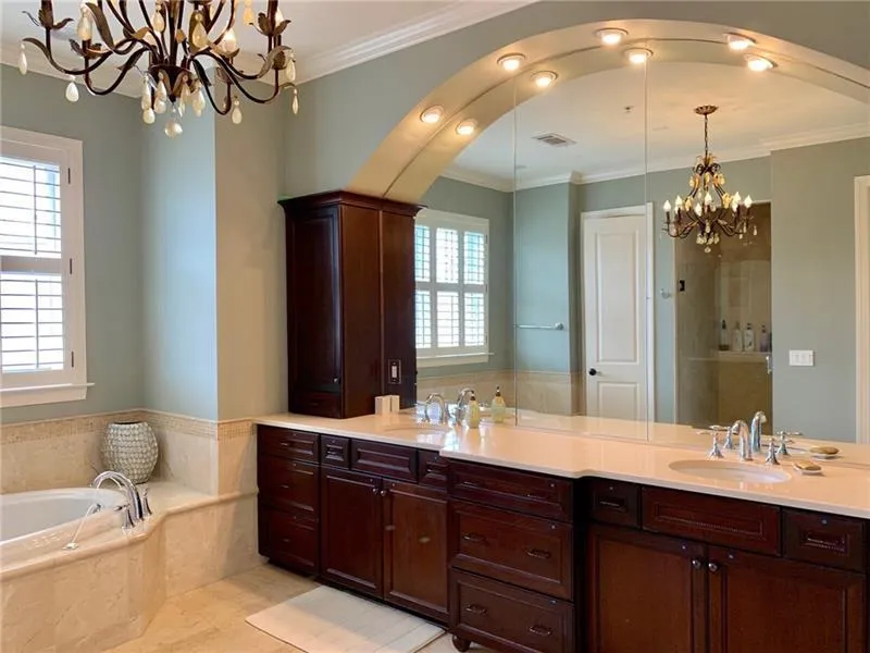 6060 City Walk Lane Unit 402, Sandy Springs, Georgia 30328, 3 Bedrooms Bedrooms, ,3 BathroomsBathrooms,Residential,Sold,6060 City Walk Lane Unit 402,6673587