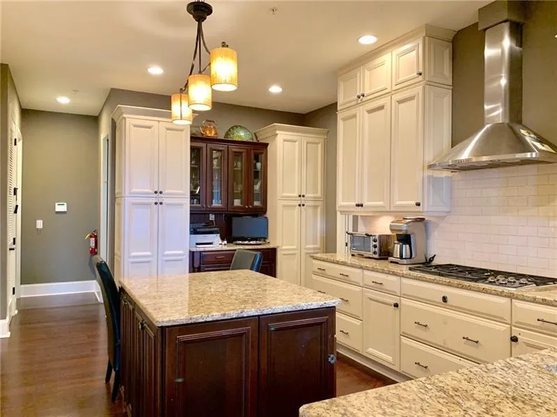 6060 City Walk Lane Unit 402, Sandy Springs, Georgia 30328, 3 Bedrooms Bedrooms, ,3 BathroomsBathrooms,Residential,Sold,6060 City Walk Lane Unit 402,6673587