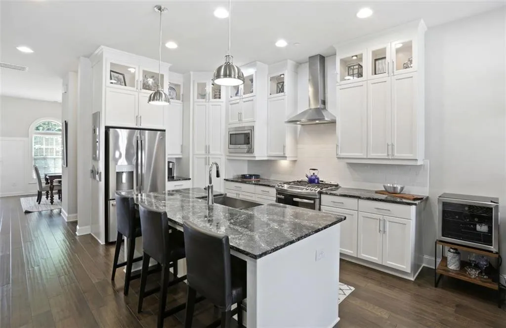 4206 Deming Circle, Atlanta, Georgia 30342, 3 Bedrooms Bedrooms, ,3 BathroomsBathrooms,Residential,Sold,4206 Deming Circle,6925262