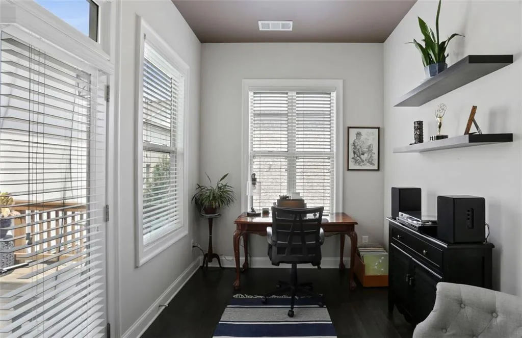 4206 Deming Circle, Atlanta, Georgia 30342, 3 Bedrooms Bedrooms, ,3 BathroomsBathrooms,Residential,Sold,4206 Deming Circle,6925262
