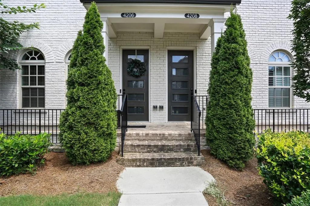 4206 Deming Circle, Atlanta, Georgia 30342, 3 Bedrooms Bedrooms, ,3 BathroomsBathrooms,Residential,Sold,4206 Deming Circle,6925262