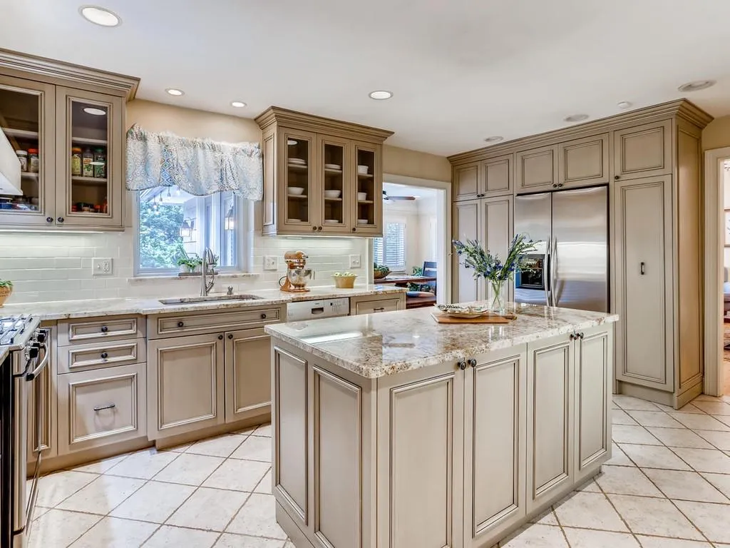 6250 River Shore Parkway, Sandy Springs, Georgia 30328, 4 Bedrooms Bedrooms, ,3 BathroomsBathrooms,Residential,Sold,6250 River Shore Parkway,6767335