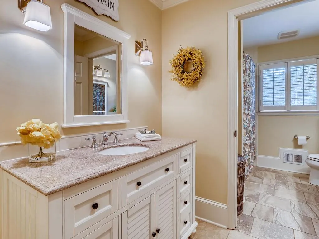 6250 River Shore Parkway, Sandy Springs, Georgia 30328, 4 Bedrooms Bedrooms, ,3 BathroomsBathrooms,Residential,Sold,6250 River Shore Parkway,6767335