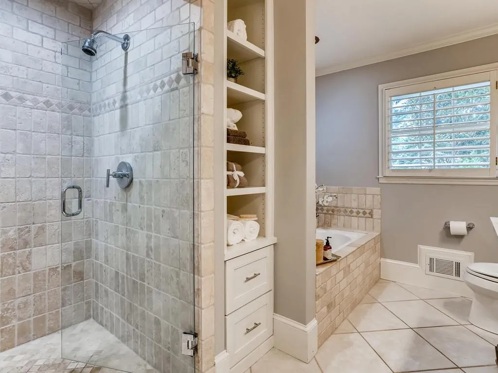 6250 River Shore Parkway, Sandy Springs, Georgia 30328, 4 Bedrooms Bedrooms, ,3 BathroomsBathrooms,Residential,Sold,6250 River Shore Parkway,6767335