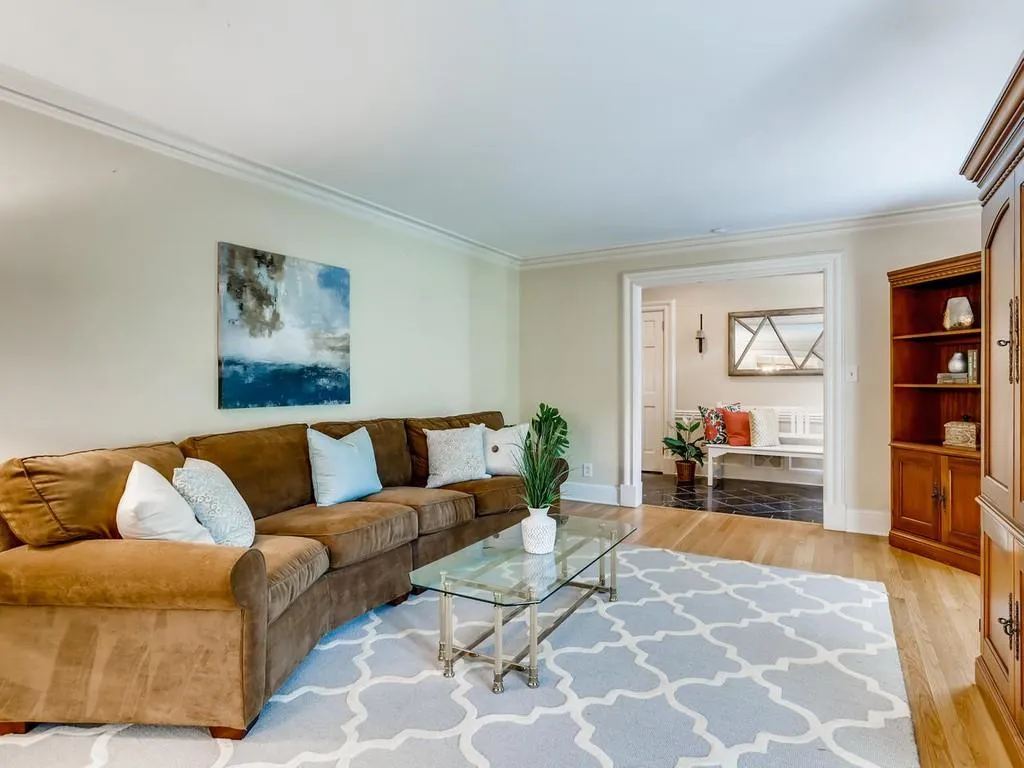 6250 River Shore Parkway, Sandy Springs, Georgia 30328, 4 Bedrooms Bedrooms, ,3 BathroomsBathrooms,Residential,Sold,6250 River Shore Parkway,6767335