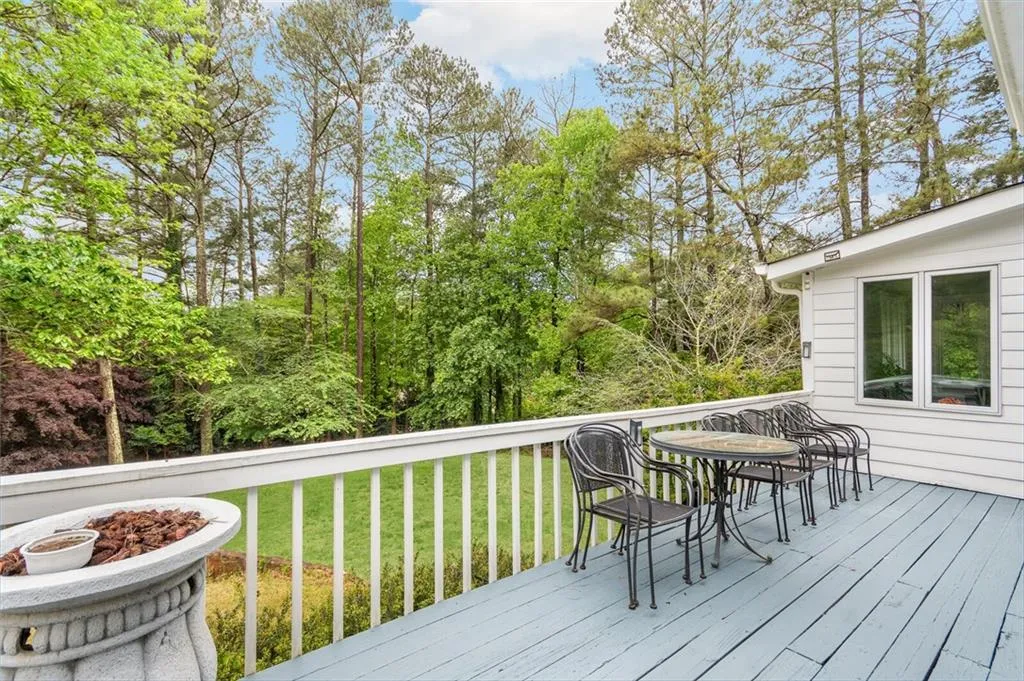 2665 Spalding Drive, Sandy Springs, Georgia 30350, 7 Bedrooms Bedrooms, ,4 BathroomsBathrooms,Residential,Sold,2665 Spalding Drive,6871893