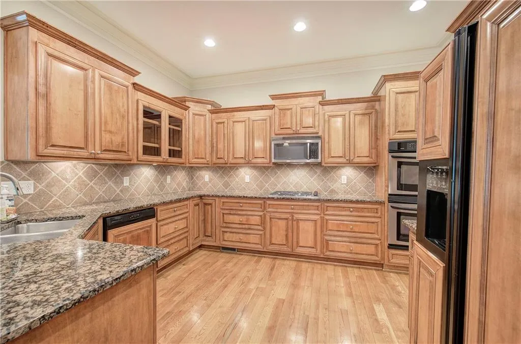 Atlanta, Georgia 30342, 4 Bedrooms Bedrooms, ,3 BathroomsBathrooms,Residential,Sold,7582560