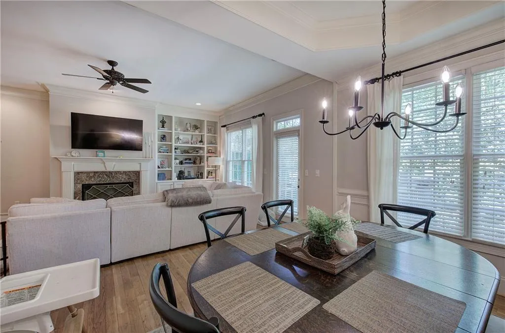 Atlanta, Georgia 30342, 4 Bedrooms Bedrooms, ,3 BathroomsBathrooms,Residential,Sold,7582560