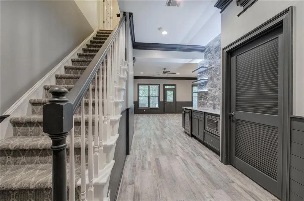 Atlanta, Georgia 30342, 4 Bedrooms Bedrooms, ,3 BathroomsBathrooms,Residential,Sold,7582560