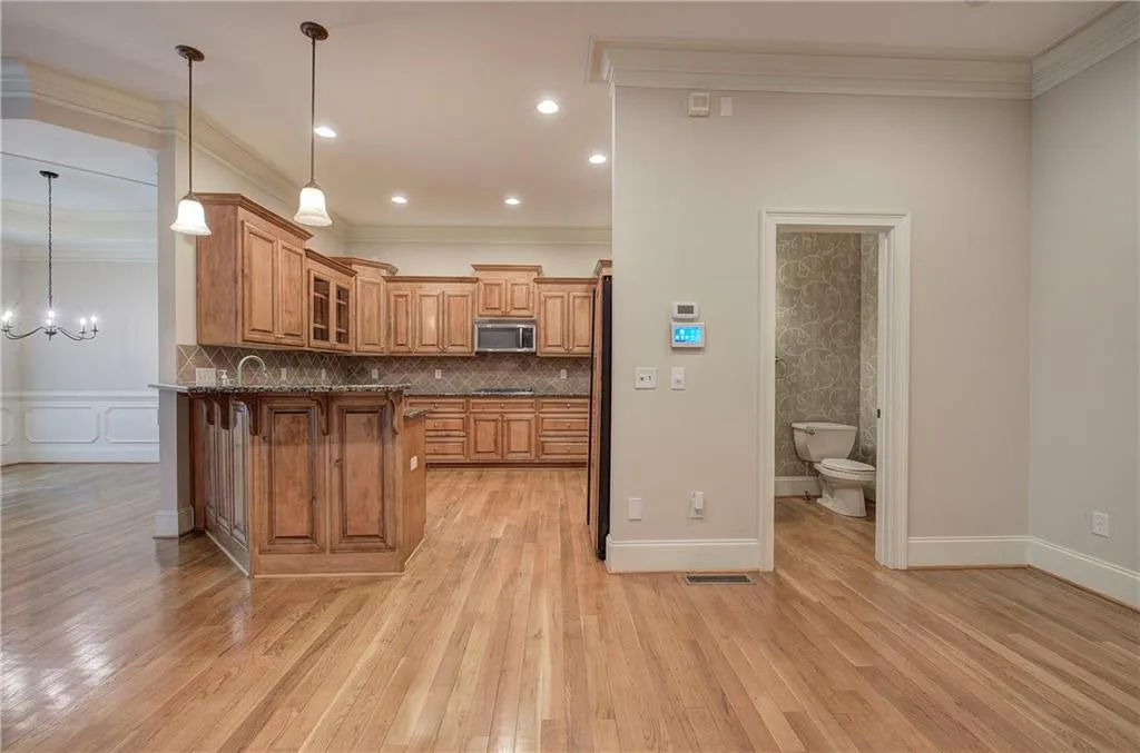 Atlanta, Georgia 30342, 4 Bedrooms Bedrooms, ,3 BathroomsBathrooms,Residential,Sold,7582560
