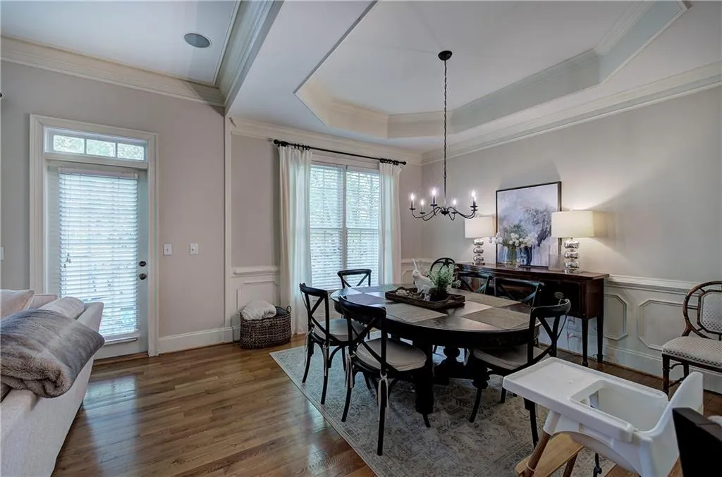 Atlanta, Georgia 30342, 4 Bedrooms Bedrooms, ,3 BathroomsBathrooms,Residential,Sold,7582560