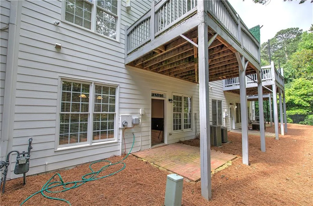 Atlanta, Georgia 30342, 4 Bedrooms Bedrooms, ,3 BathroomsBathrooms,Residential,Sold,7582560