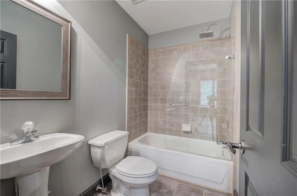 Atlanta, Georgia 30342, 4 Bedrooms Bedrooms, ,3 BathroomsBathrooms,Residential,Sold,7582560