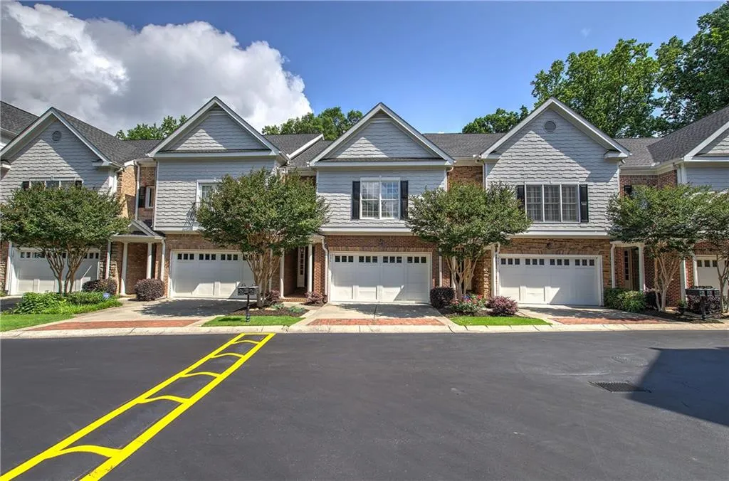 Atlanta, Georgia 30342, 4 Bedrooms Bedrooms, ,3 BathroomsBathrooms,Residential,Sold,7582560