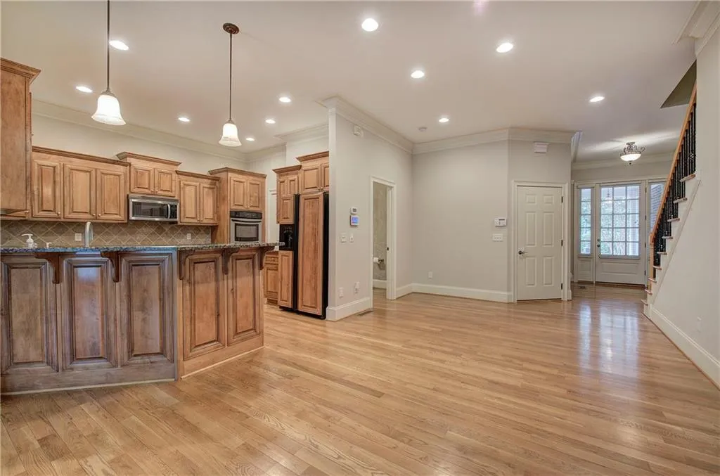 Atlanta, Georgia 30342, 4 Bedrooms Bedrooms, ,3 BathroomsBathrooms,Residential,Sold,7582560