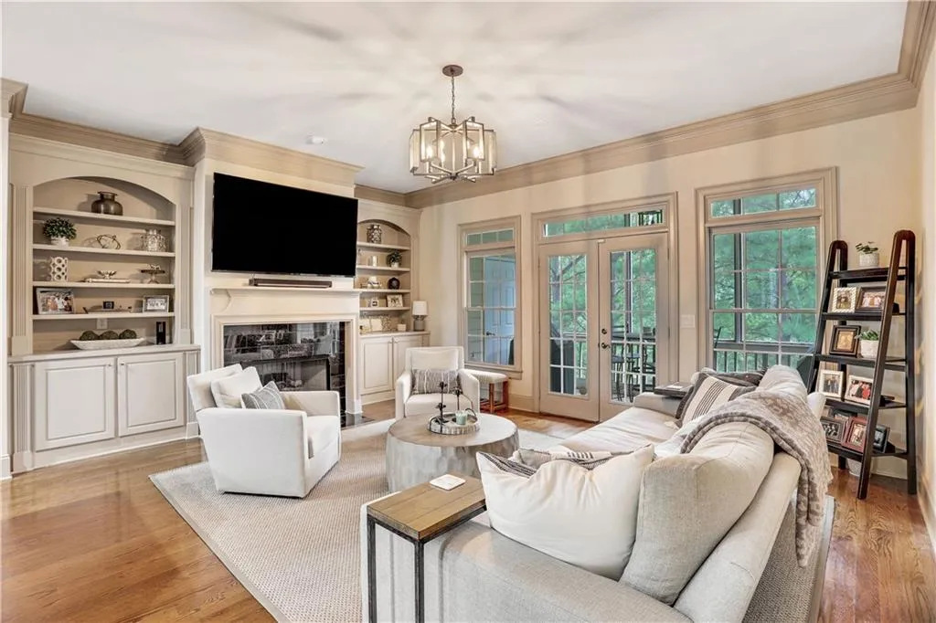 972 Persimmon Point, Sandy Springs, Georgia 30328, 3 Bedrooms Bedrooms, ,3 BathroomsBathrooms,Residential,Sold,972 Persimmon Point,7094008