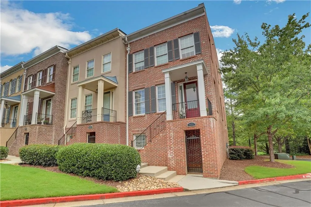 972 Persimmon Point, Sandy Springs, Georgia 30328, 3 Bedrooms Bedrooms, ,3 BathroomsBathrooms,Residential,Sold,972 Persimmon Point,7094008