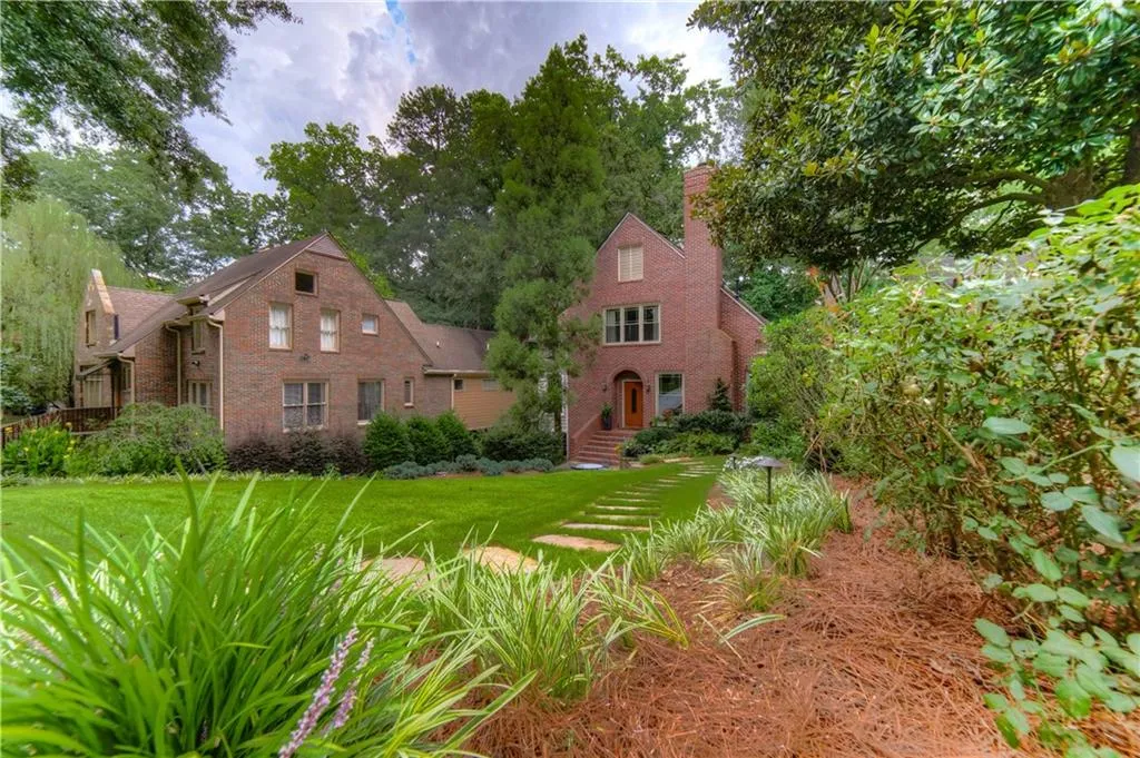 361 Delmont Drive Ne, Atlanta, Georgia 30305, 3 Bedrooms Bedrooms, ,2 BathroomsBathrooms,Residential,Sold,361 Delmont Drive Ne,5884205