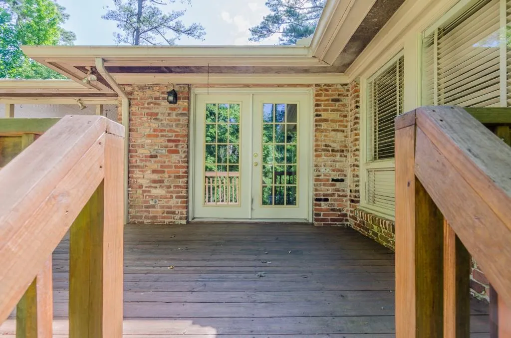6310 Cherry Tree Lane, Sandy Springs, Georgia 30328, 3 Bedrooms Bedrooms, ,2 BathroomsBathrooms,Residential,Sold,6310 Cherry Tree Lane,5869697