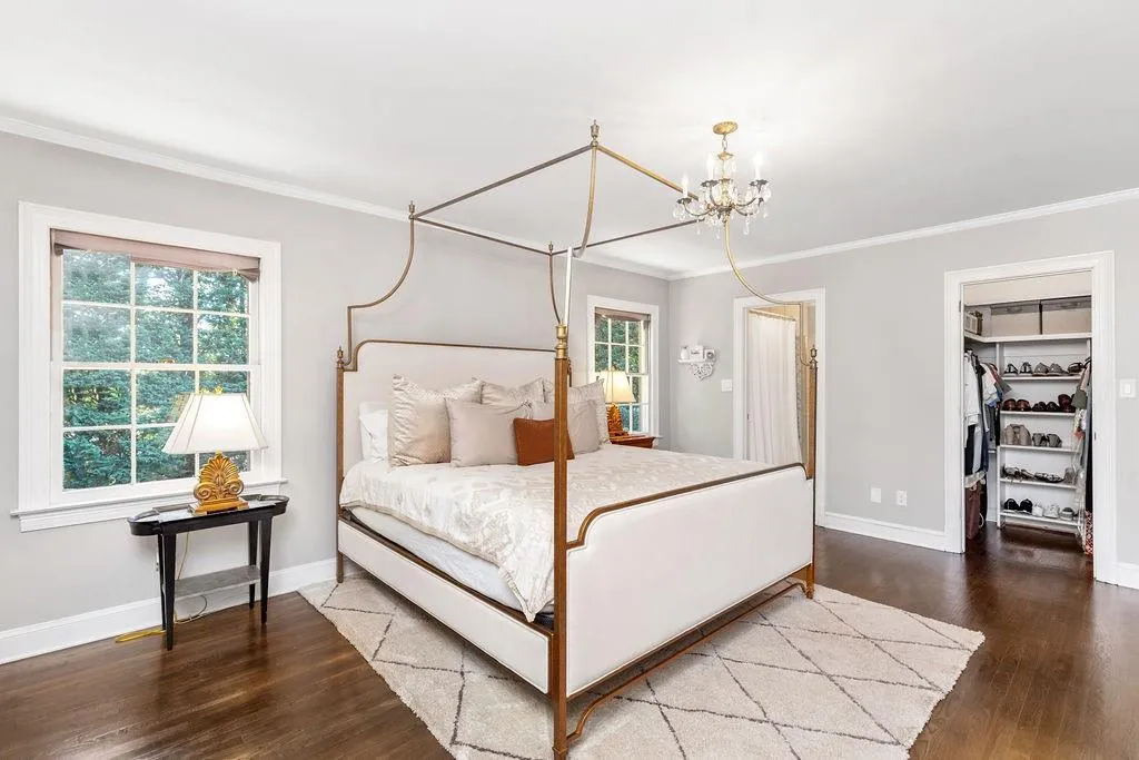 715 Fair Oaks Manor, Sandy Springs, Georgia 30327, 5 Bedrooms Bedrooms, ,4 BathroomsBathrooms,Residential,Sold,715 Fair Oaks Manor,6569952