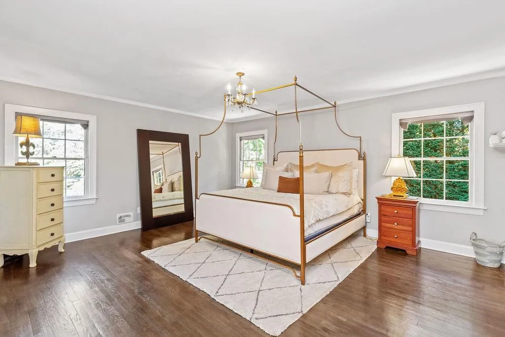 715 Fair Oaks Manor, Sandy Springs, Georgia 30327, 5 Bedrooms Bedrooms, ,4 BathroomsBathrooms,Residential,Sold,715 Fair Oaks Manor,6569952