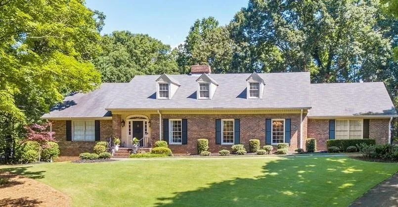 715 Fair Oaks Manor, Sandy Springs, Georgia 30327, 5 Bedrooms Bedrooms, ,4 BathroomsBathrooms,Residential,Sold,715 Fair Oaks Manor,6569952
