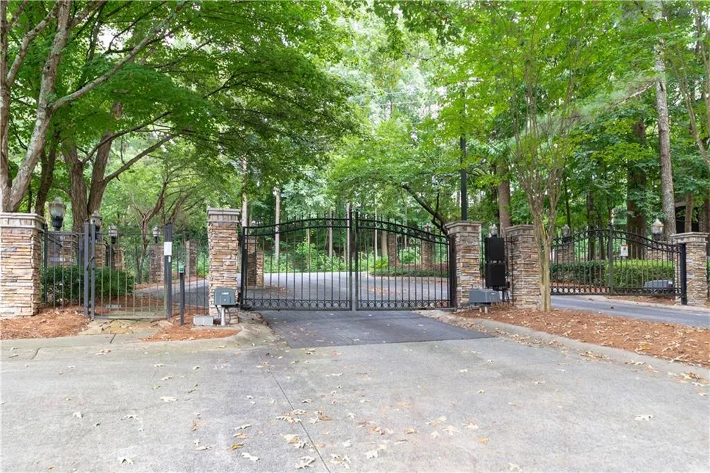 1204 Masons Creek Circle, Sandy Springs, Georgia 30350, 2 Bedrooms Bedrooms, ,2 BathroomsBathrooms,Residential,Sold,1204 Masons Creek Circle,6777644