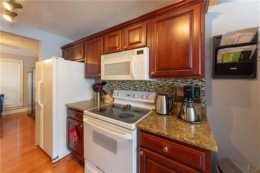 1204 Masons Creek Circle, Sandy Springs, Georgia 30350, 2 Bedrooms Bedrooms, ,2 BathroomsBathrooms,Residential,Sold,1204 Masons Creek Circle,6777644