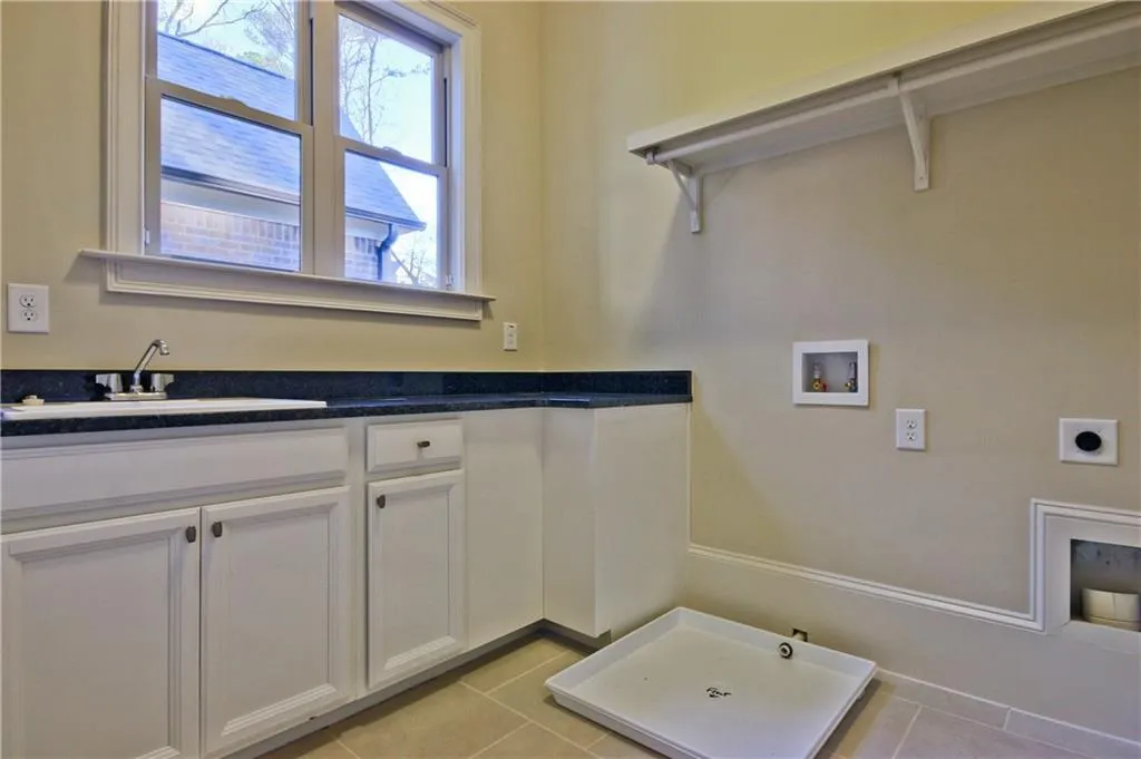 6315 Long Island Drive, Sandy Springs, Georgia 30328, 5 Bedrooms Bedrooms, ,5 BathroomsBathrooms,Residential,Sold,6315 Long Island Drive,5631153