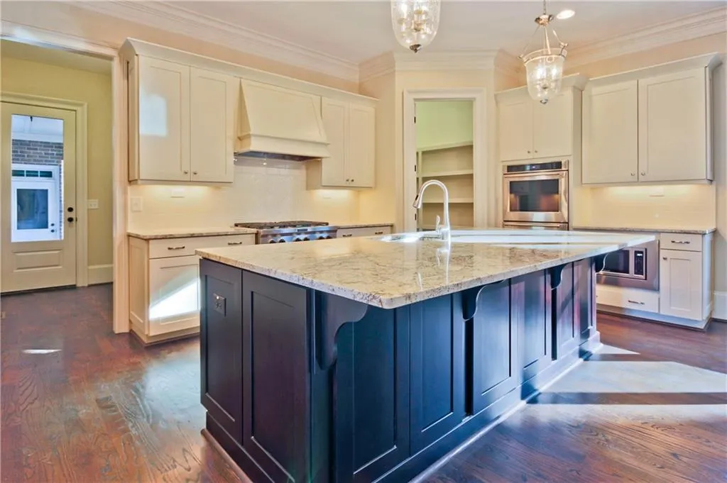 6315 Long Island Drive, Sandy Springs, Georgia 30328, 5 Bedrooms Bedrooms, ,5 BathroomsBathrooms,Residential,Sold,6315 Long Island Drive,5631153