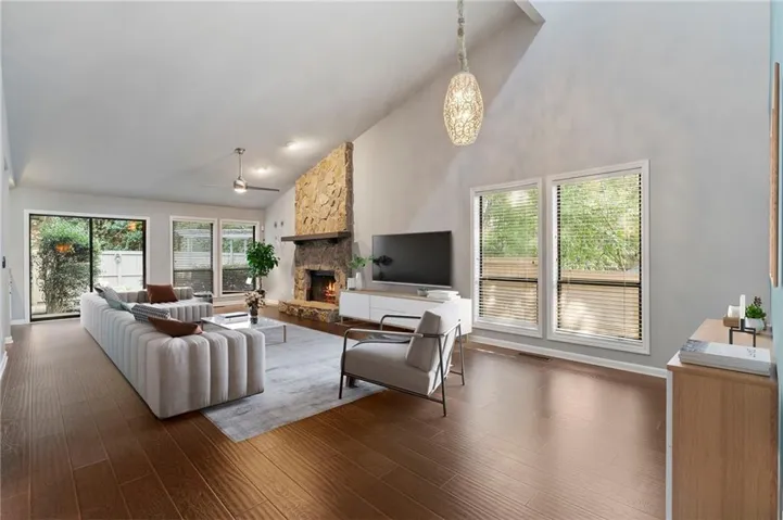 Stunning Townhome in the Rivermont Colony Community