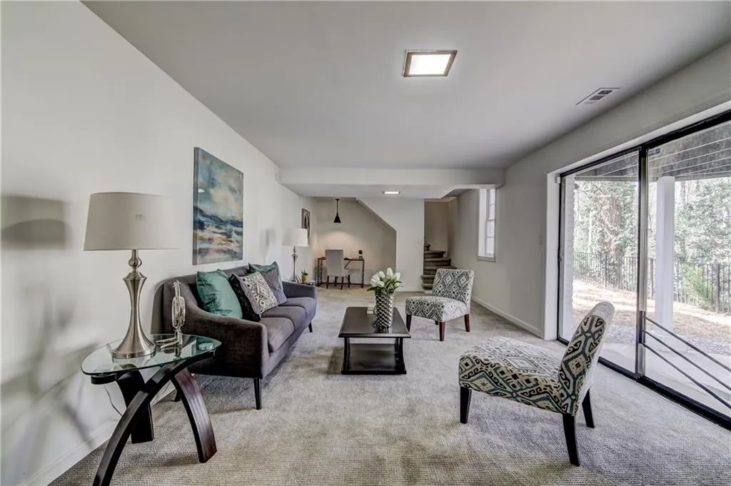 400 Franklin Road, Atlanta, Georgia 30342, 4 Bedrooms Bedrooms, ,3 BathroomsBathrooms,Residential,Sold,400 Franklin Road,5977061