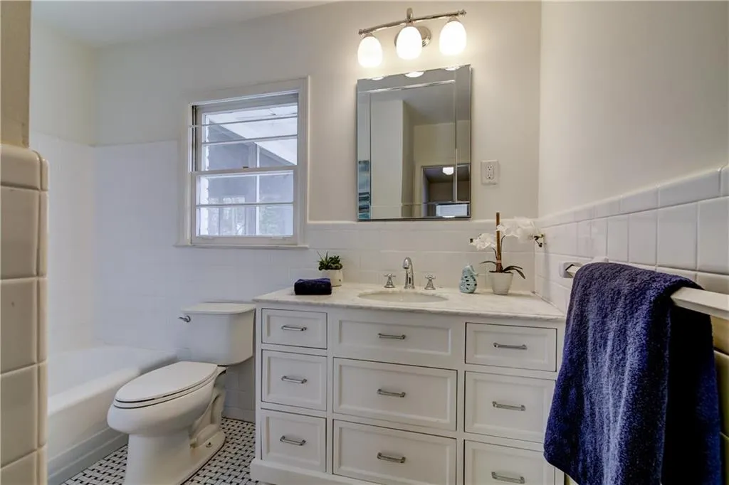 400 Franklin Road, Atlanta, Georgia 30342, 4 Bedrooms Bedrooms, ,3 BathroomsBathrooms,Residential,Sold,400 Franklin Road,5977061