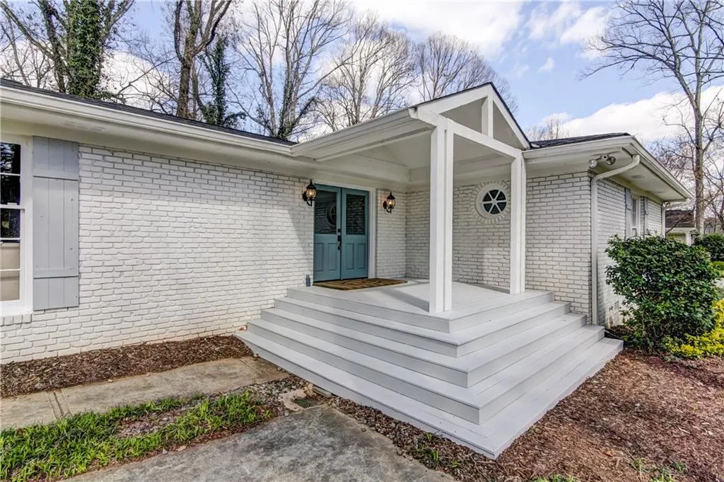 400 Franklin Road, Atlanta, Georgia 30342, 4 Bedrooms Bedrooms, ,3 BathroomsBathrooms,Residential,Sold,400 Franklin Road,5977061