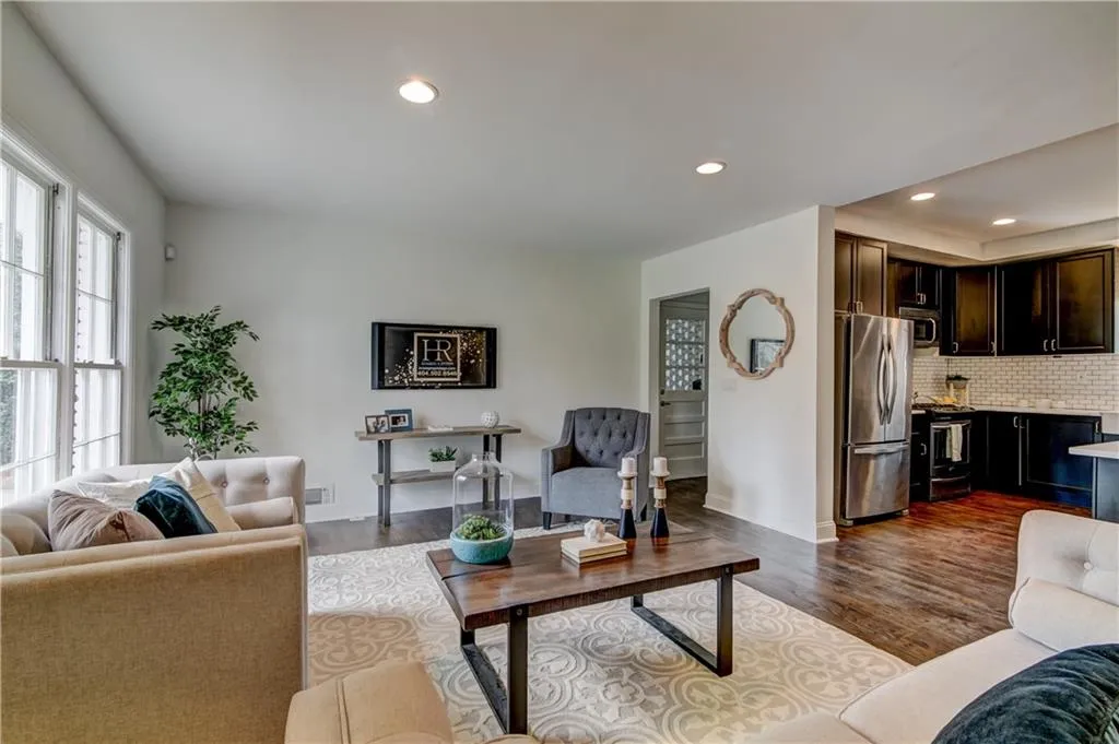 400 Franklin Road, Atlanta, Georgia 30342, 4 Bedrooms Bedrooms, ,3 BathroomsBathrooms,Residential,Sold,400 Franklin Road,5977061