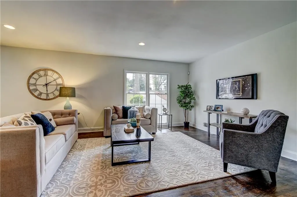 400 Franklin Road, Atlanta, Georgia 30342, 4 Bedrooms Bedrooms, ,3 BathroomsBathrooms,Residential,Sold,400 Franklin Road,5977061