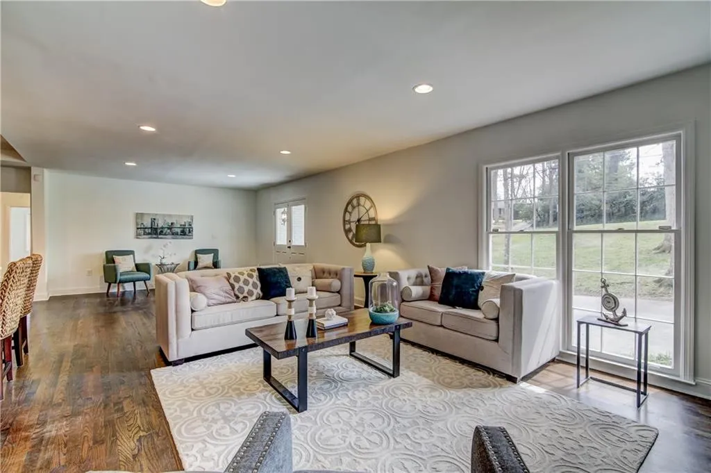 400 Franklin Road, Atlanta, Georgia 30342, 4 Bedrooms Bedrooms, ,3 BathroomsBathrooms,Residential,Sold,400 Franklin Road,5977061