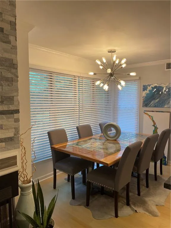 905 Garden Court, Sandy Springs, Georgia 30328, 2 Bedrooms Bedrooms, ,2 BathroomsBathrooms,Residential,Sold,905 Garden Court,6925504