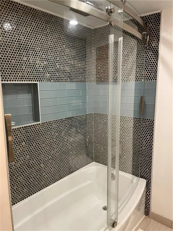 905 Garden Court, Sandy Springs, Georgia 30328, 2 Bedrooms Bedrooms, ,2 BathroomsBathrooms,Residential,Sold,905 Garden Court,6925504