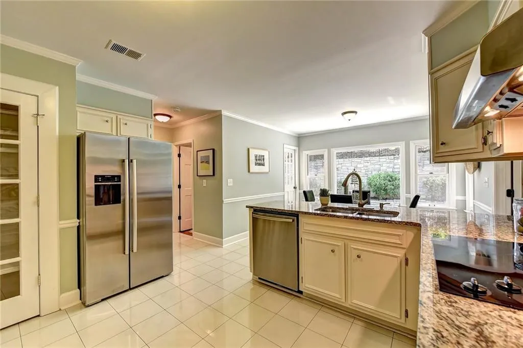 991 Lost Forest Drive, Atlanta, Georgia 30328, 5 Bedrooms Bedrooms, ,4 BathroomsBathrooms,Residential,Sold,991 Lost Forest Drive,6058833