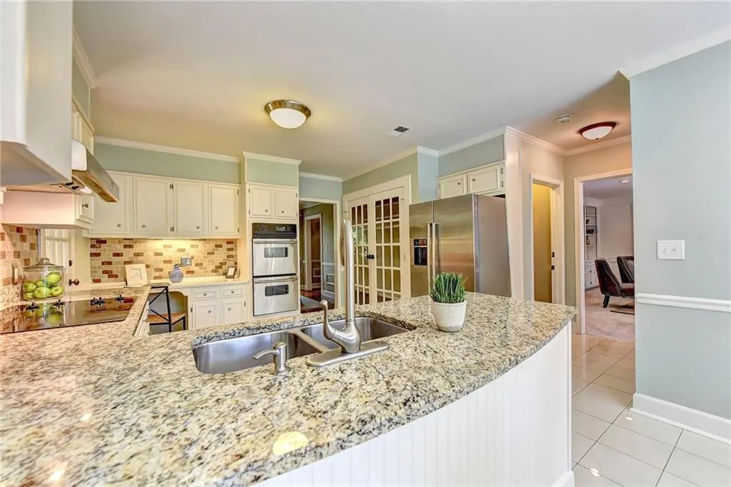 991 Lost Forest Drive, Atlanta, Georgia 30328, 5 Bedrooms Bedrooms, ,4 BathroomsBathrooms,Residential,Sold,991 Lost Forest Drive,6058833